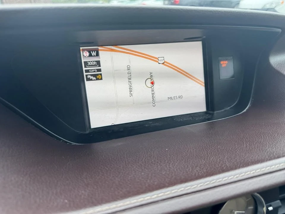 2017 Lexus ES 6th Gen - Image 19 of 20