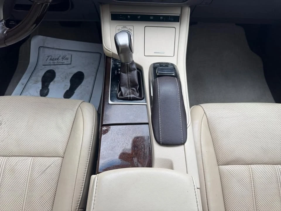 2017 Lexus ES 6th Gen - Image 15 of 20