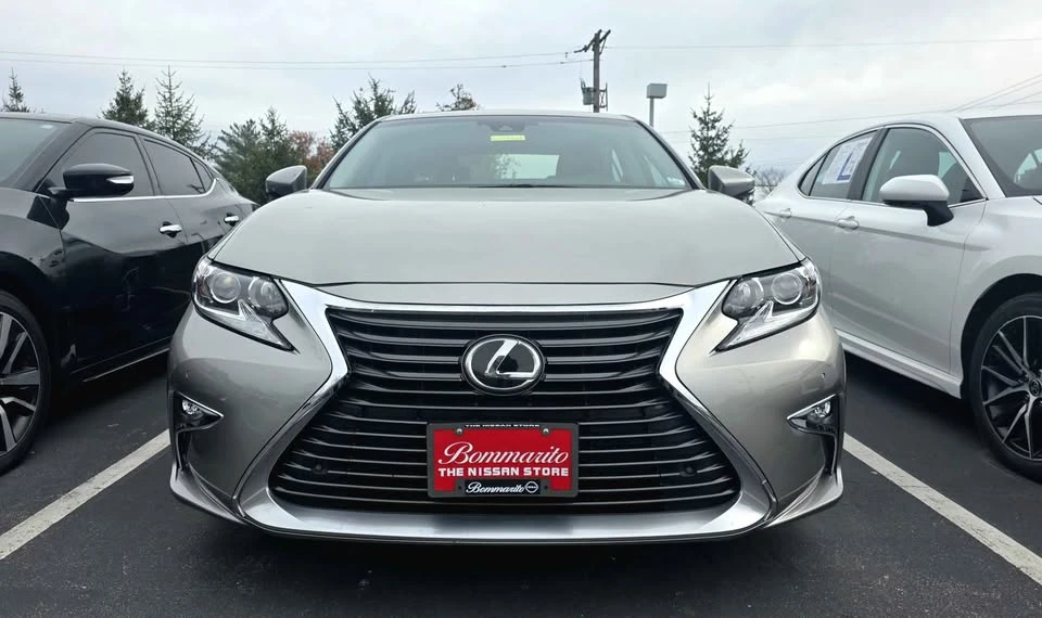 2017 Lexus ES 6th Gen - Image 2 of 8