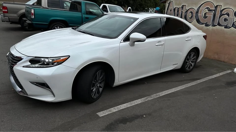2017 Lexus ES 6th Gen - Image 2 of 20