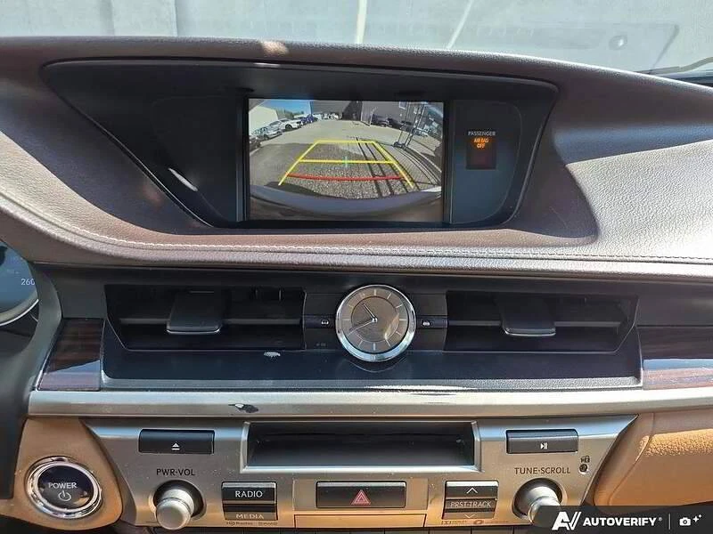 2017 Lexus ES 6th Gen - Image 8 of 12