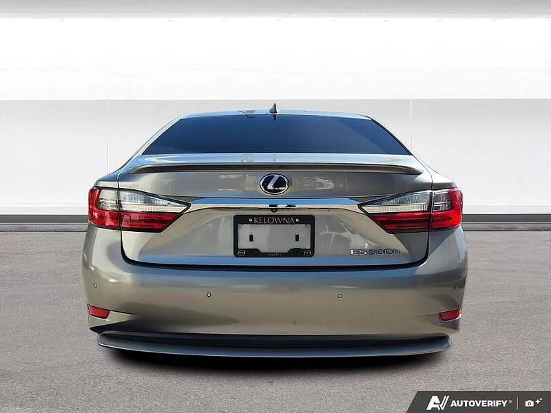 2017 Lexus ES 6th Gen - Image 5 of 12