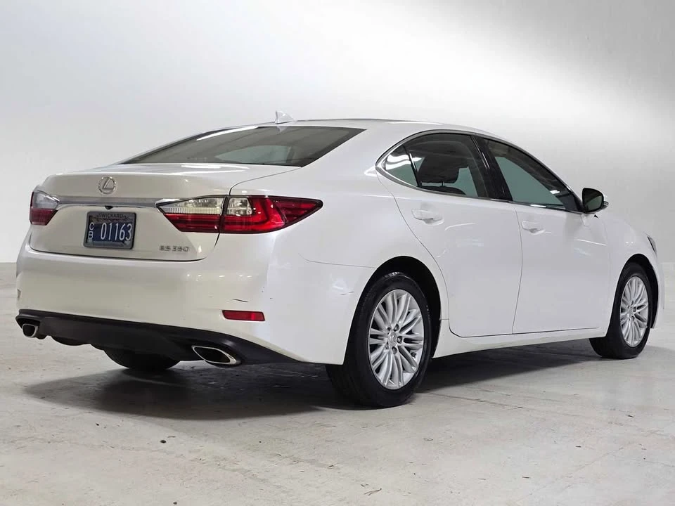 2017 Lexus ES 6th Gen - Image 3 of 14