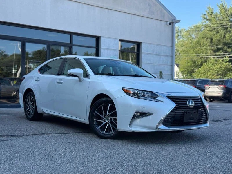 2017 Lexus ES 6th Gen - Image 2 of 18