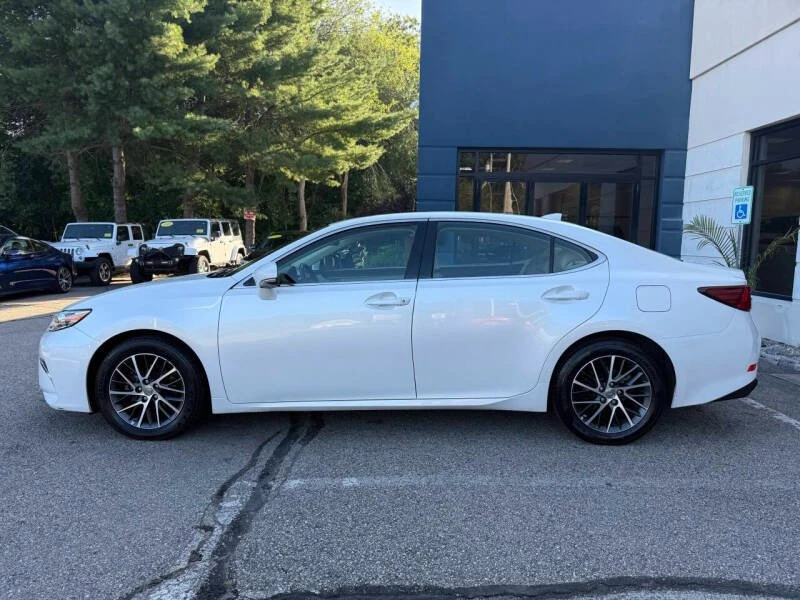 2017 Lexus ES 6th Gen - Image 4 of 18