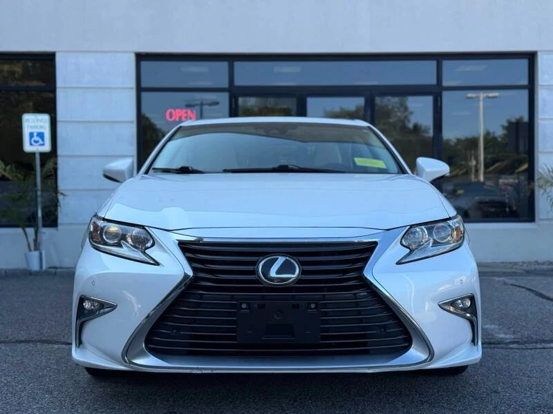 2017 Lexus ES 6th Gen - Image 3 of 18
