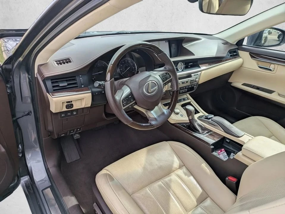 2017 Lexus ES 6th Gen - Image 3 of 5