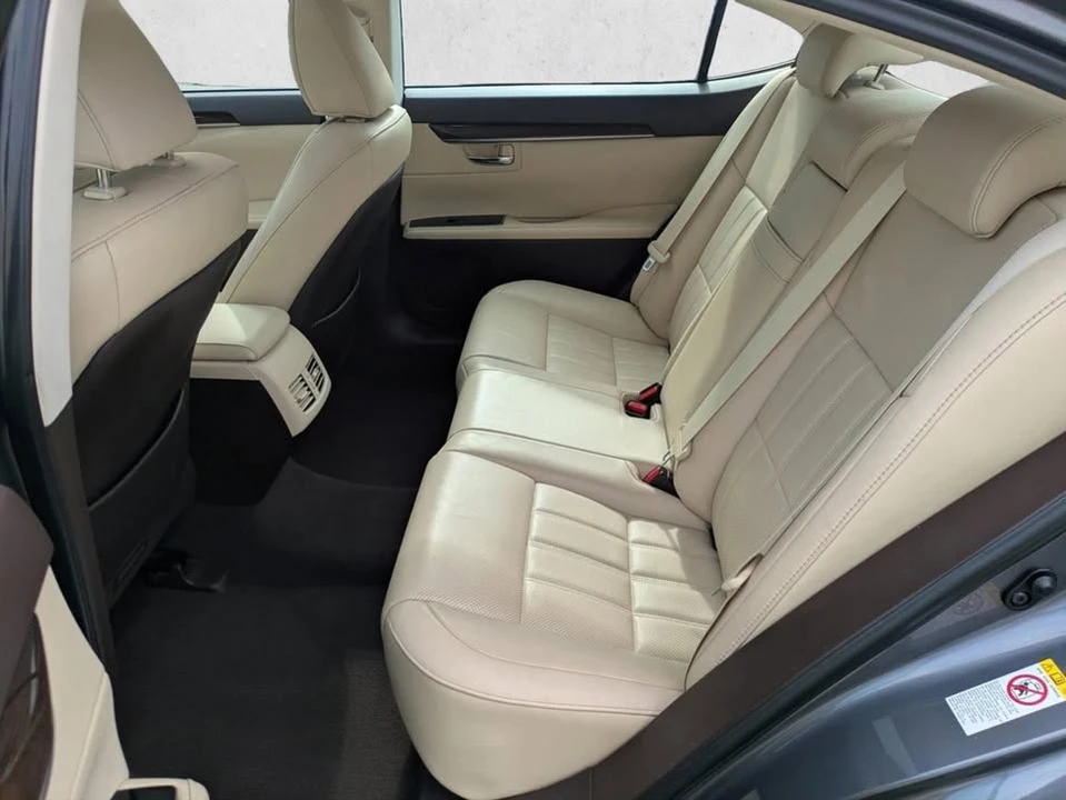 2017 Lexus ES 6th Gen - Image 5 of 5