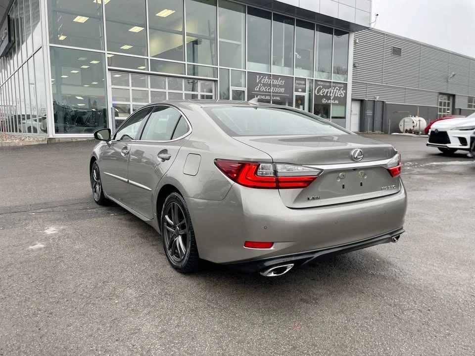 2017 Lexus ES 6th Gen - Image 11 of 18
