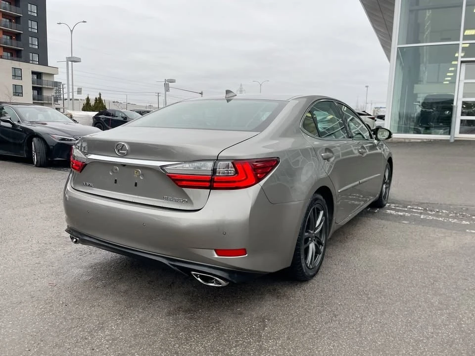 2017 Lexus ES 6th Gen - Image 13 of 18
