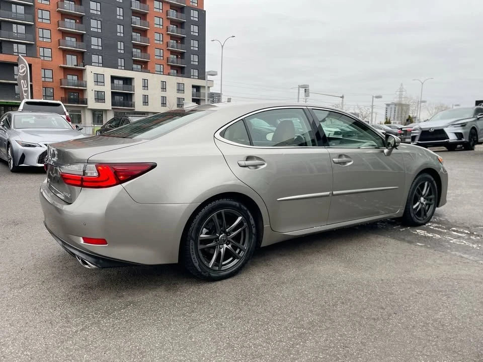 2017 Lexus ES 6th Gen - Image 15 of 18