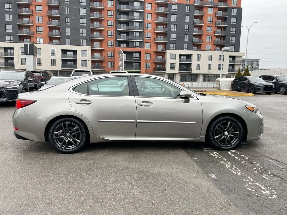 2017 Lexus ES 6th Gen - Image 16 of 18
