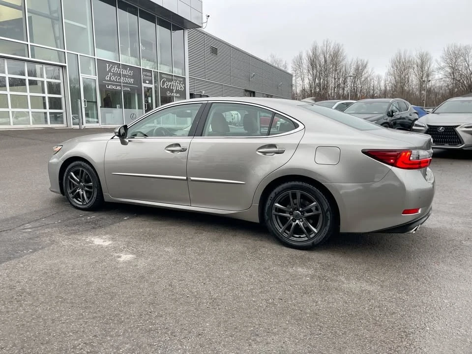 2017 Lexus ES 6th Gen - Image 9 of 18