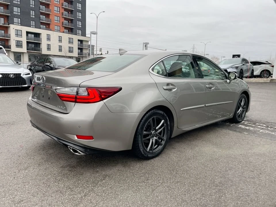 2017 Lexus ES 6th Gen - Image 14 of 18