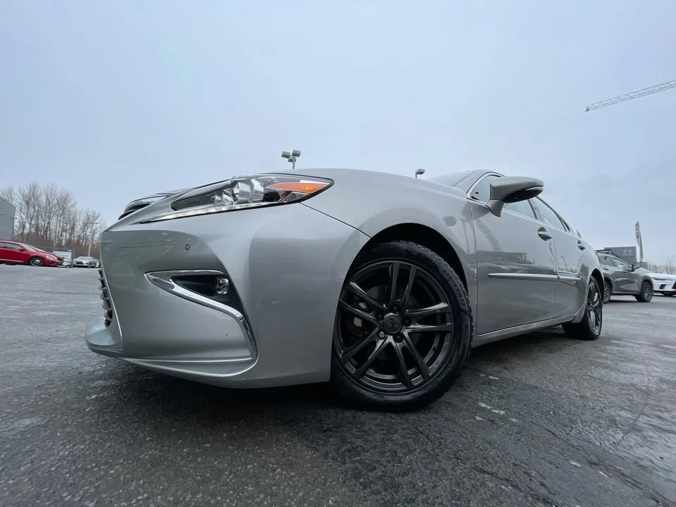 2017 Lexus ES 6th Gen - Image 18 of 18