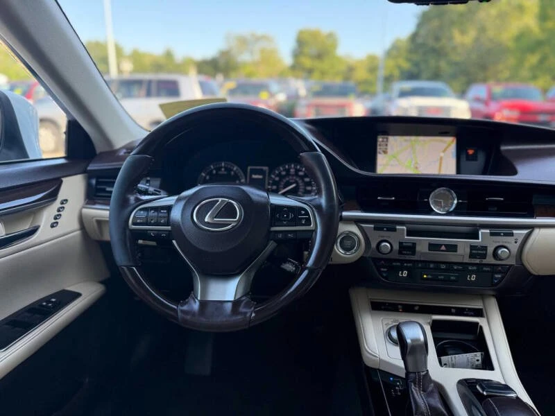 2017 Lexus ES 6th Gen - Image 9 of 11
