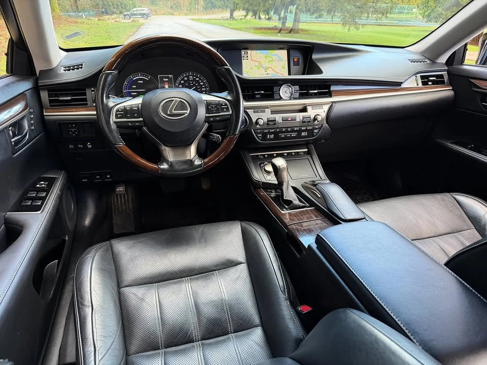 2017 Lexus ES 6th Gen - Image 4 of 12