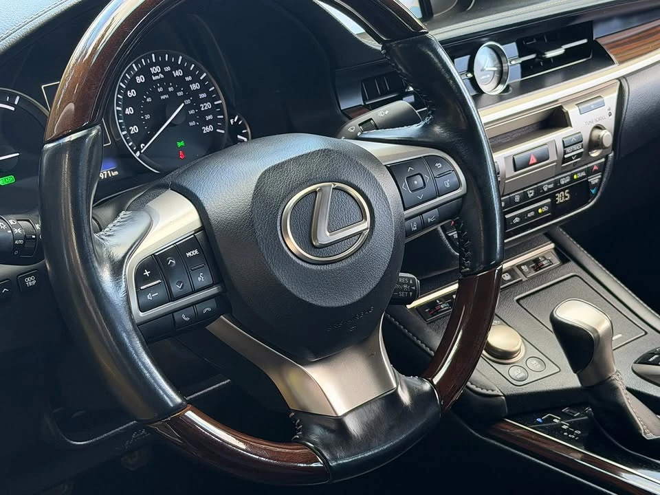 2017 Lexus ES 6th Gen - Image 12 of 12