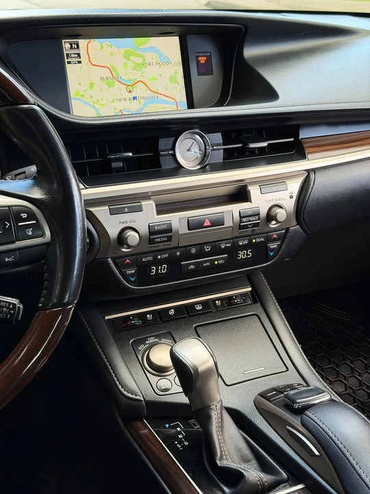 2017 Lexus ES 6th Gen - Image 8 of 12