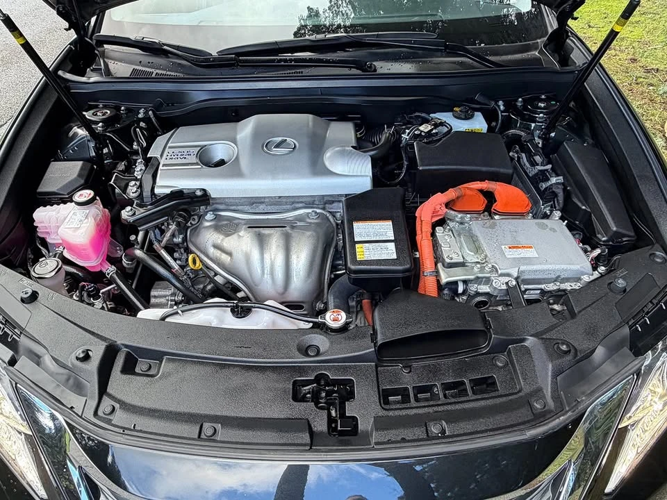 2017 Lexus ES 6th Gen - Image 5 of 12