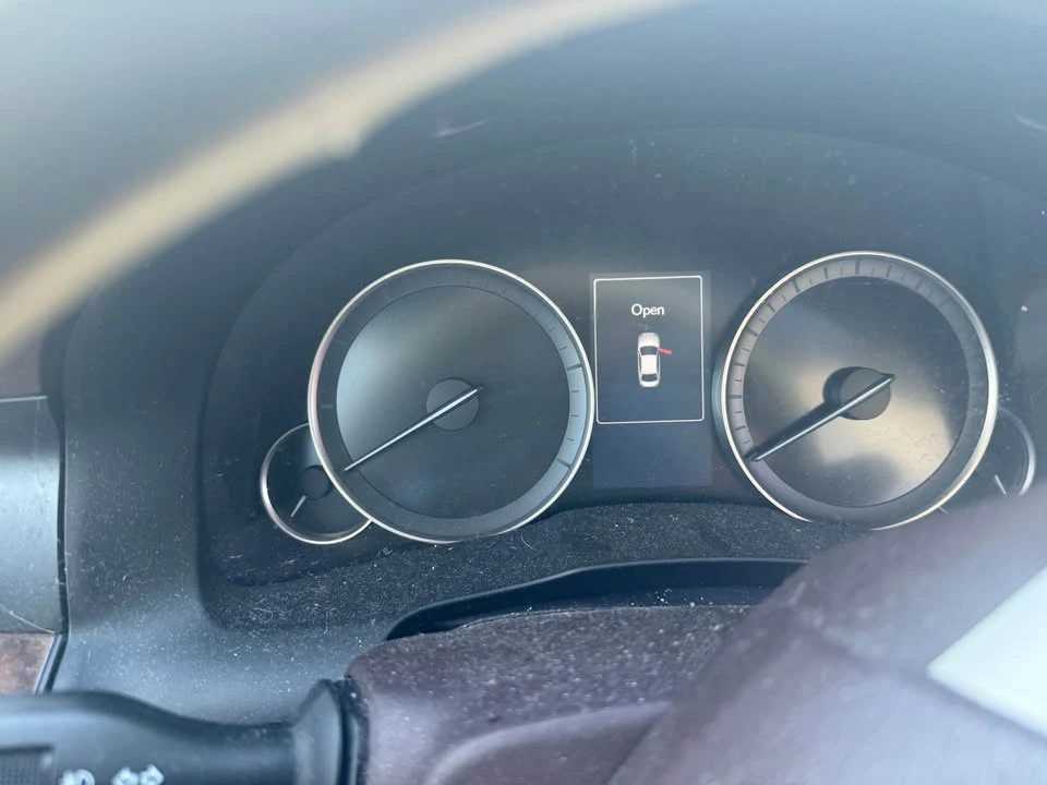 2017 Lexus ES 6th Gen - Image 8 of 8