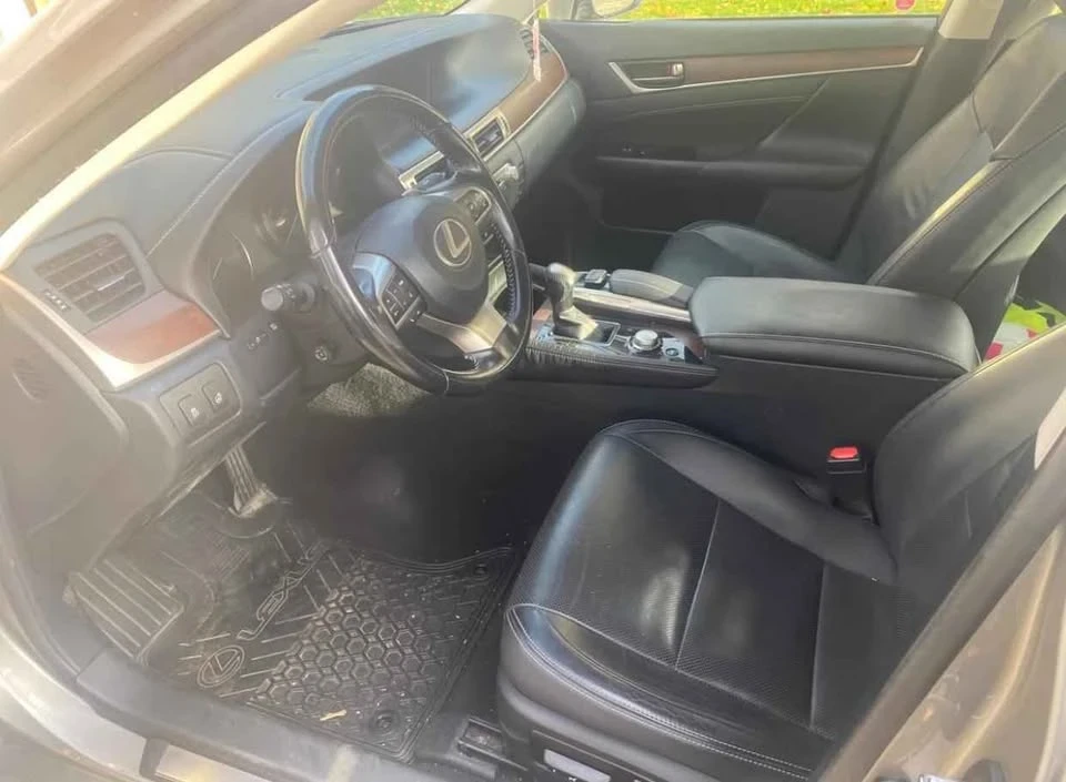 2017 Lexus GS 4th Gen - Image 5 of 10