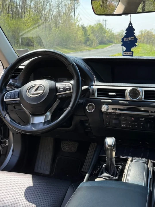 2017 Lexus GS 4th Gen - Image 18 of 20