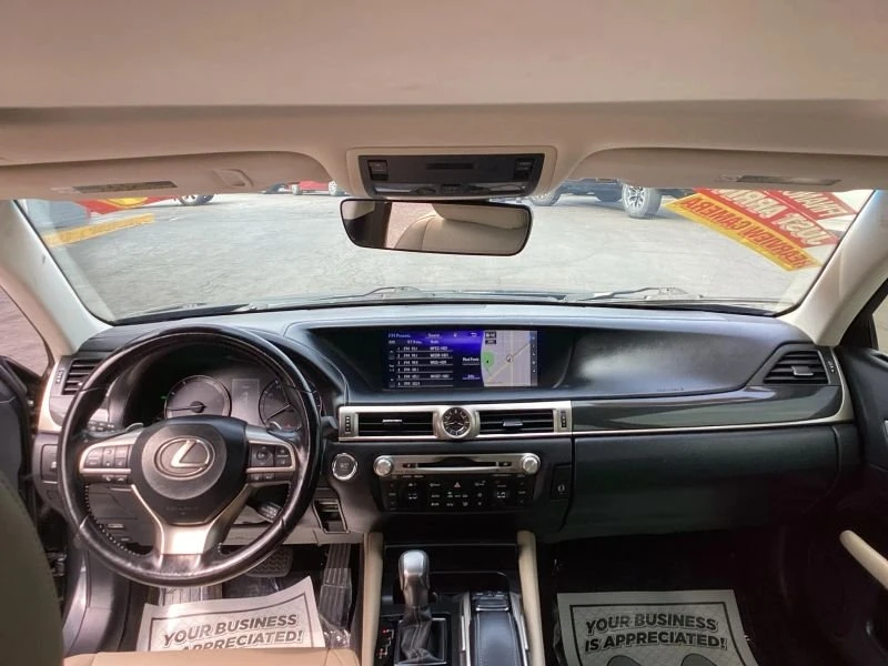 2017 Lexus GS 4th Gen - Image 11 of 17
