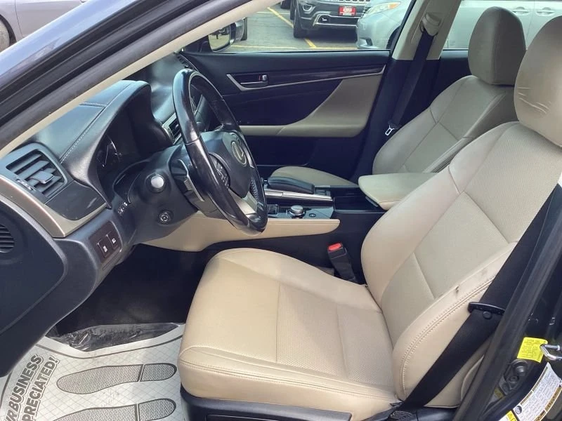 2017 Lexus GS 4th Gen - Image 9 of 17