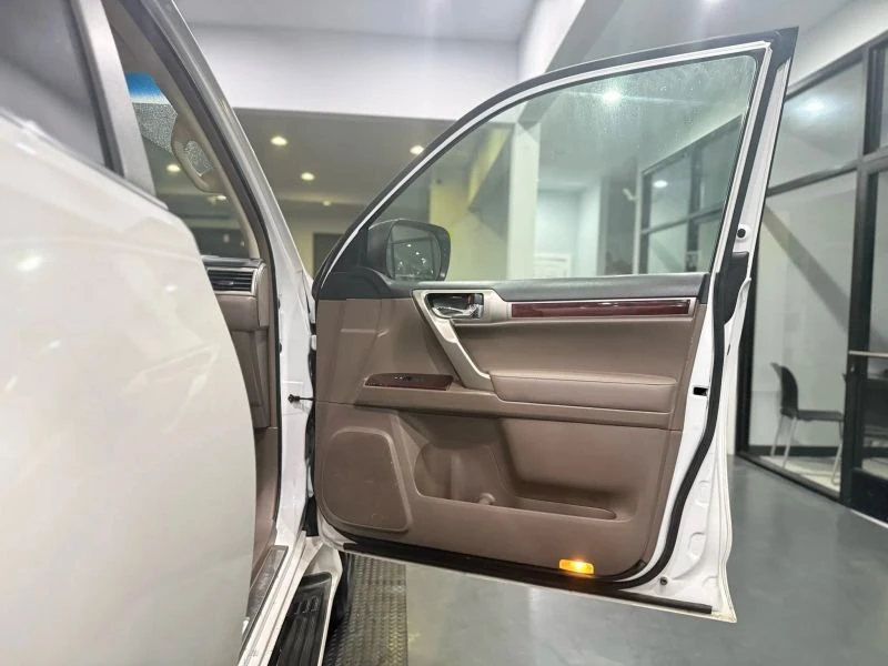2017 Lexus GX 2nd Gen - Image 19 of 20