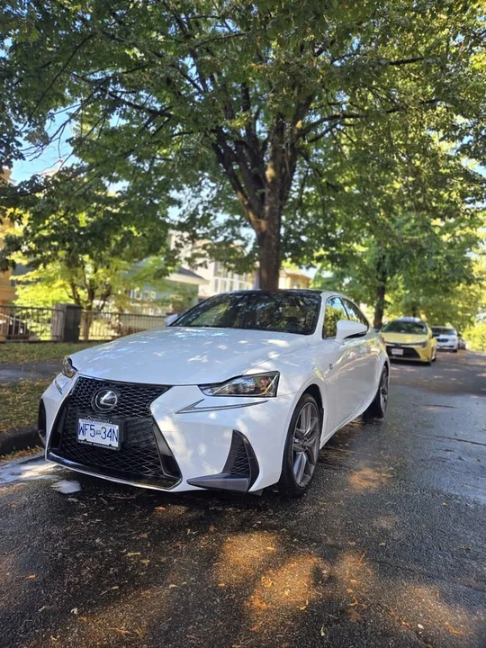 2017 Lexus IS 3rd Gen - Image 16 of 17