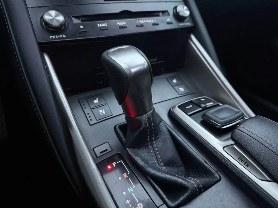 2017 Lexus IS 3rd Gen - Image 19 of 20