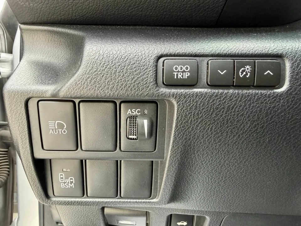 2017 Lexus IS 3rd Gen - Image 14 of 16