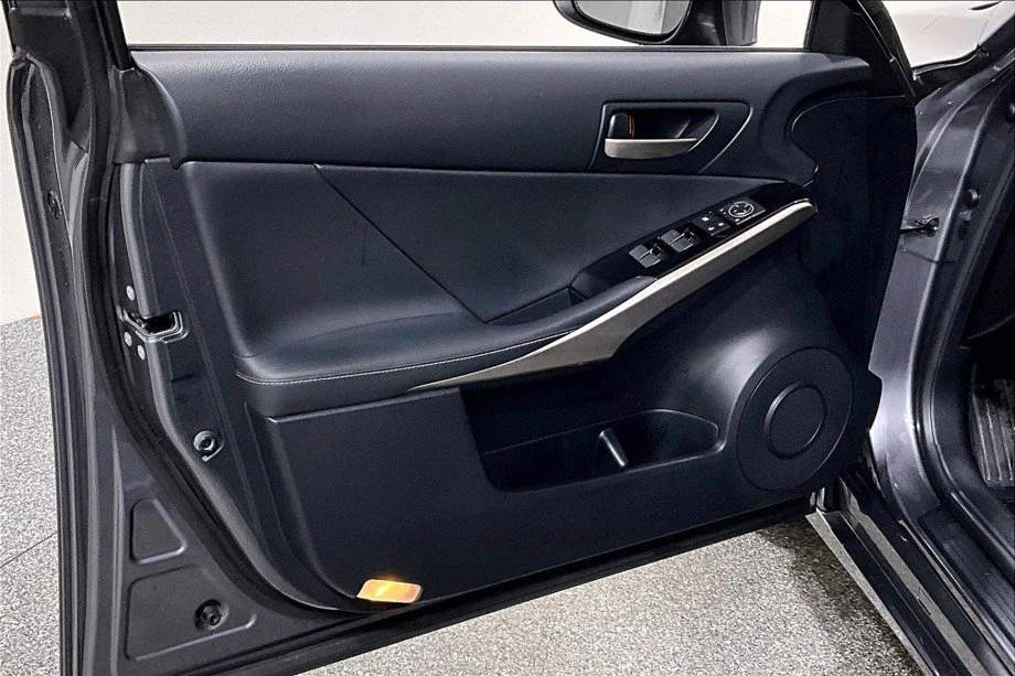 2017 Lexus IS 3rd Gen - Image 5 of 10