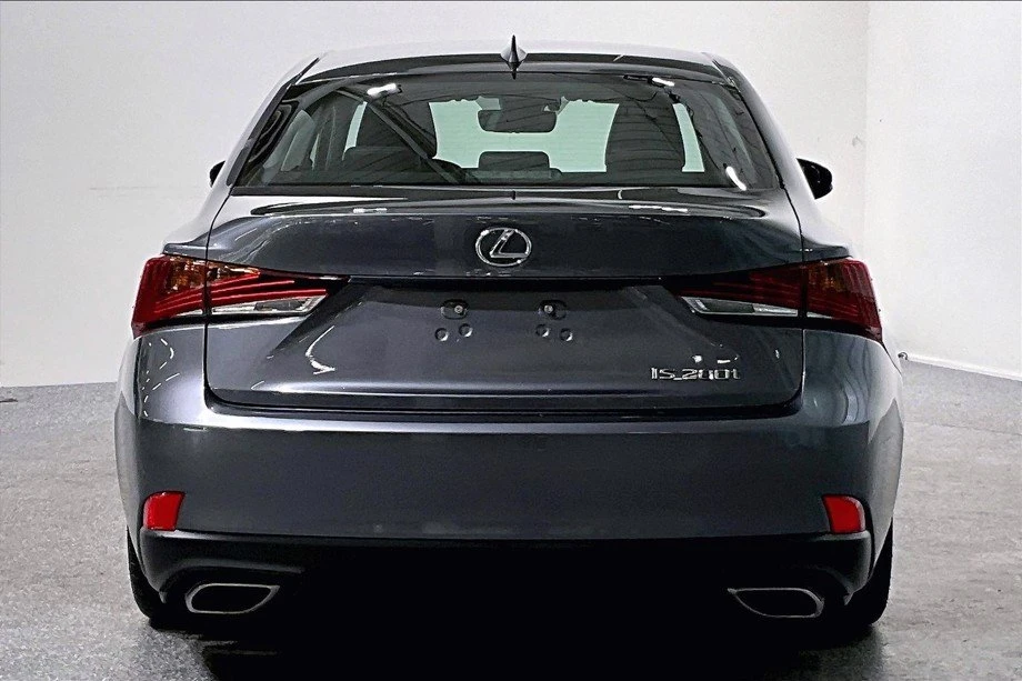 2017 Lexus IS 3rd Gen - Image 4 of 10