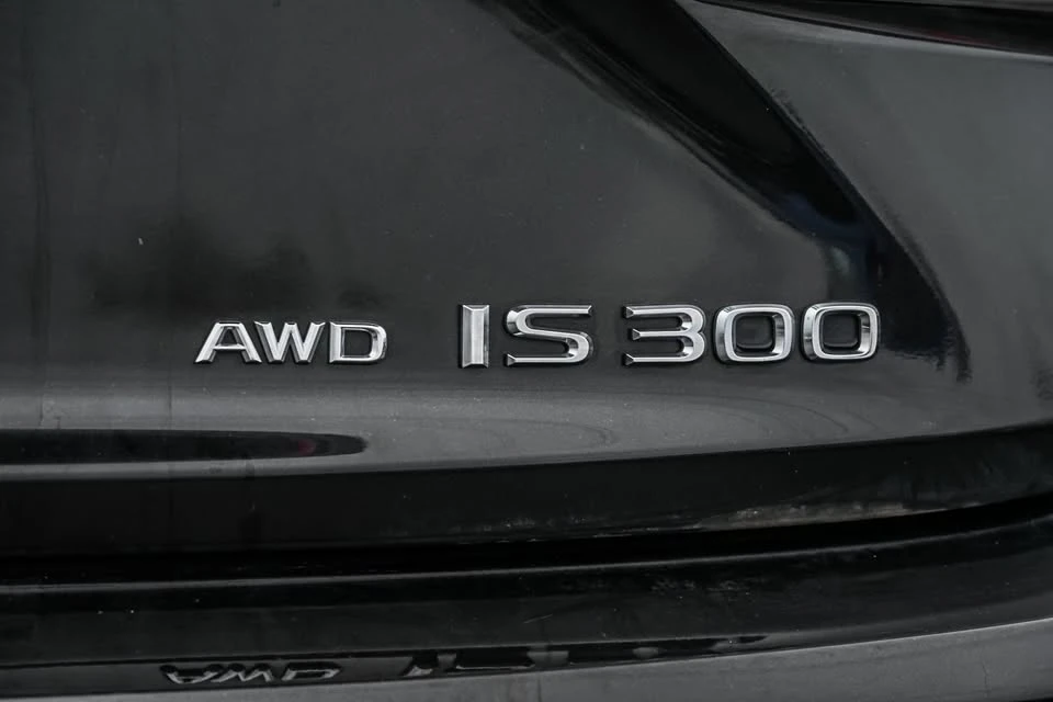 2017 Lexus IS 3rd Gen - Image 13 of 20
