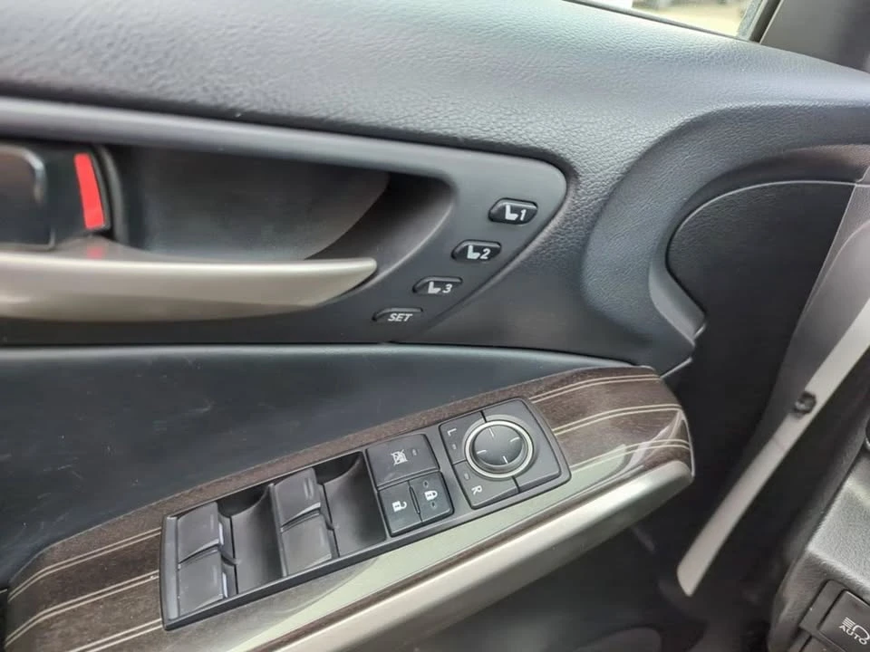 2017 Lexus IS 3rd Gen - Image 17 of 20