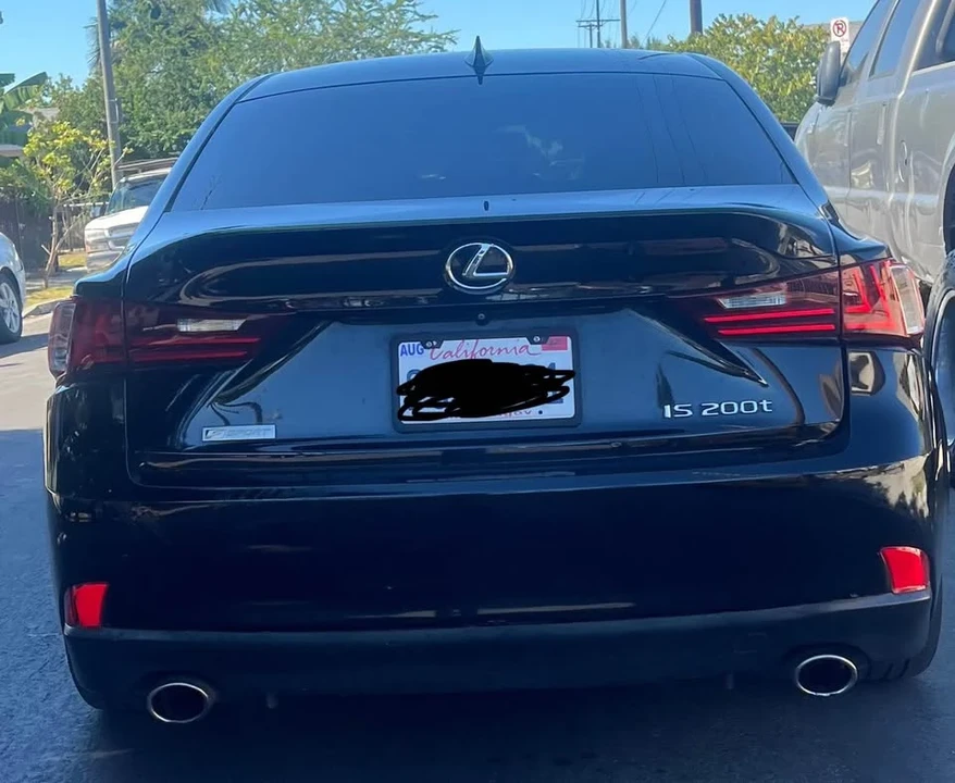 2017 Lexus IS 3rd Gen - Image 4 of 7