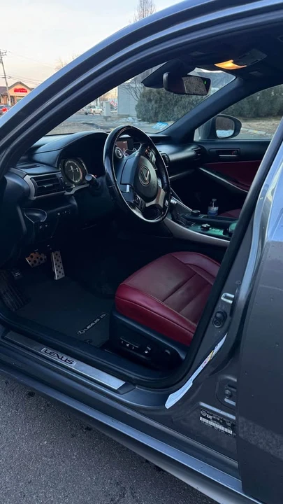 2017 Lexus IS 3rd Gen - Image 11 of 17