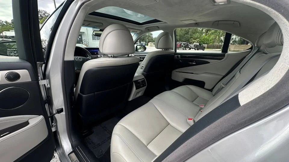 2017 Lexus LS 4th Gen - Image 6 of 18