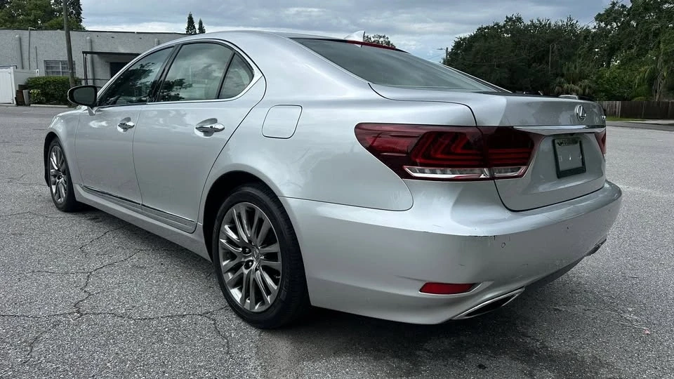 2017 Lexus LS 4th Gen - Image 5 of 18