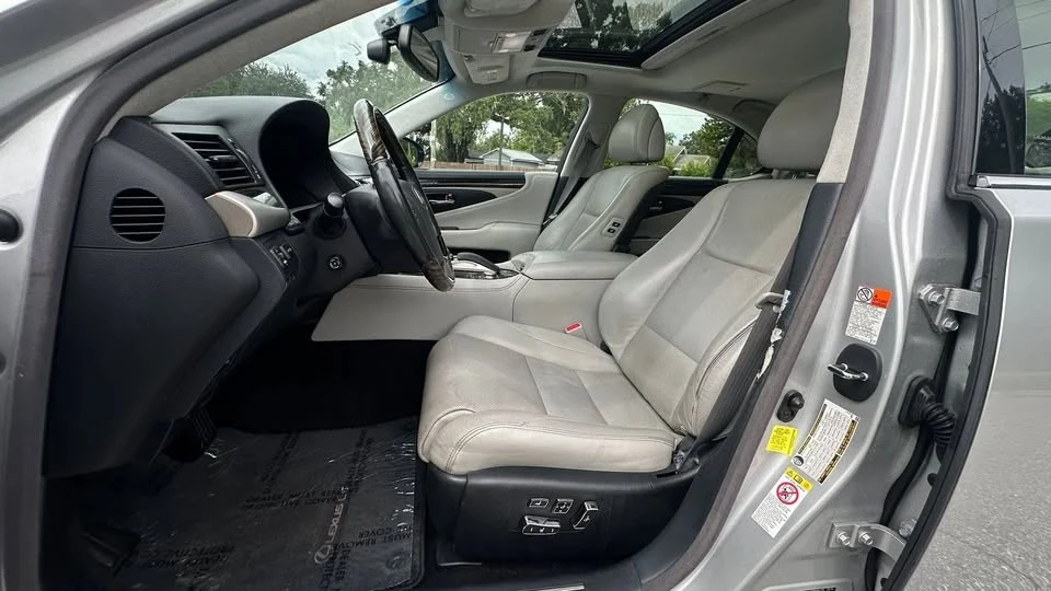 2017 Lexus LS 4th Gen - Image 13 of 18