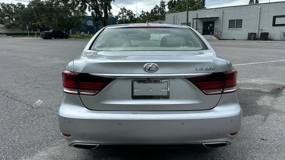 2017 Lexus LS 4th Gen - Image 16 of 18