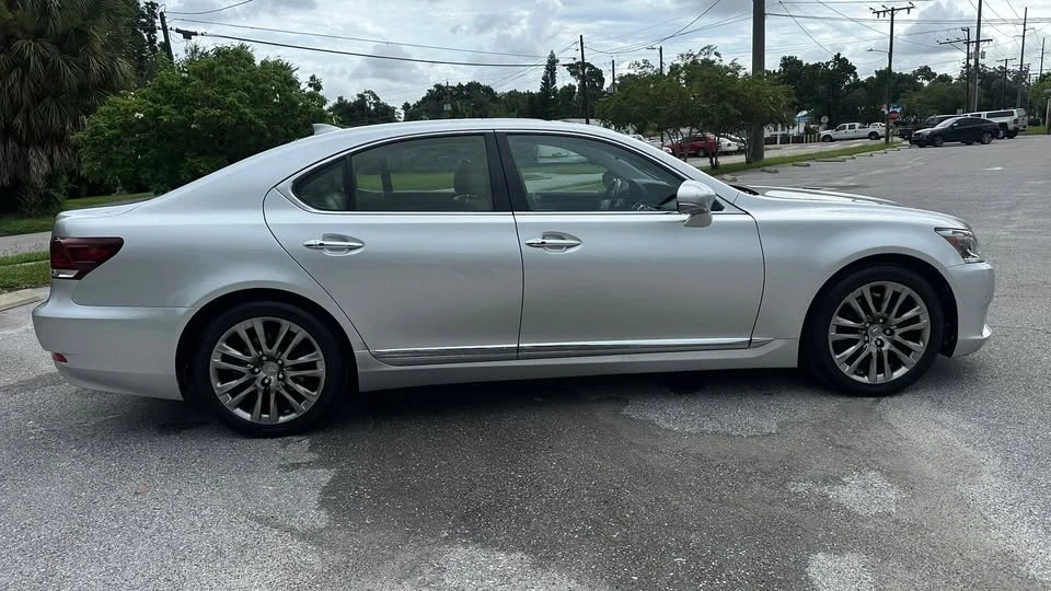 2017 Lexus LS 4th Gen - Image 3 of 18