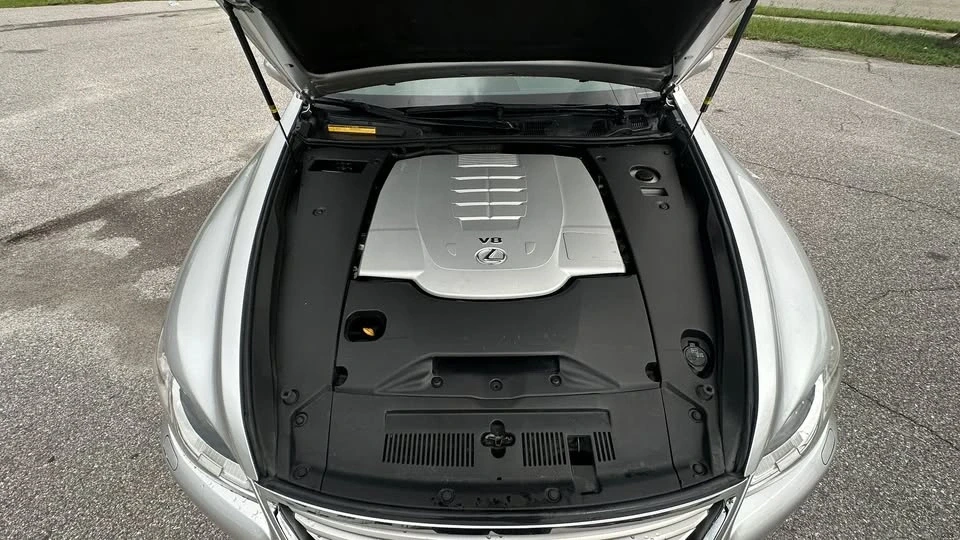 2017 Lexus LS 4th Gen - Image 15 of 18