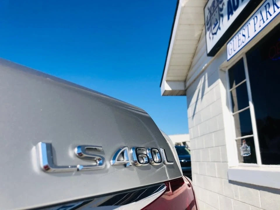 2017 Lexus LS 4th Gen - Image 13 of 20