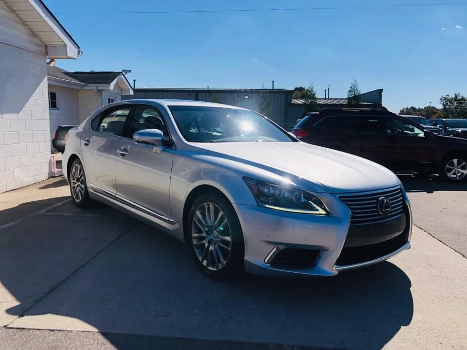 2017 Lexus LS 4th Gen - Image 8 of 20