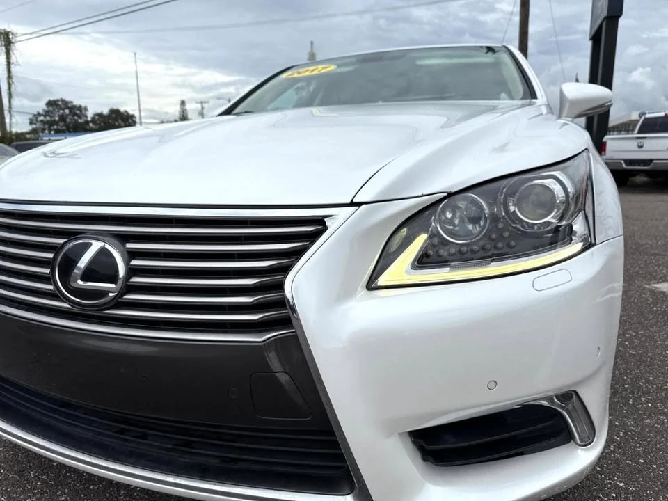 2017 Lexus LS 4th Gen - Image 10 of 19
