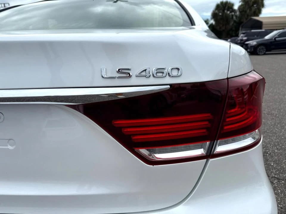 2017 Lexus LS 4th Gen - Image 9 of 19