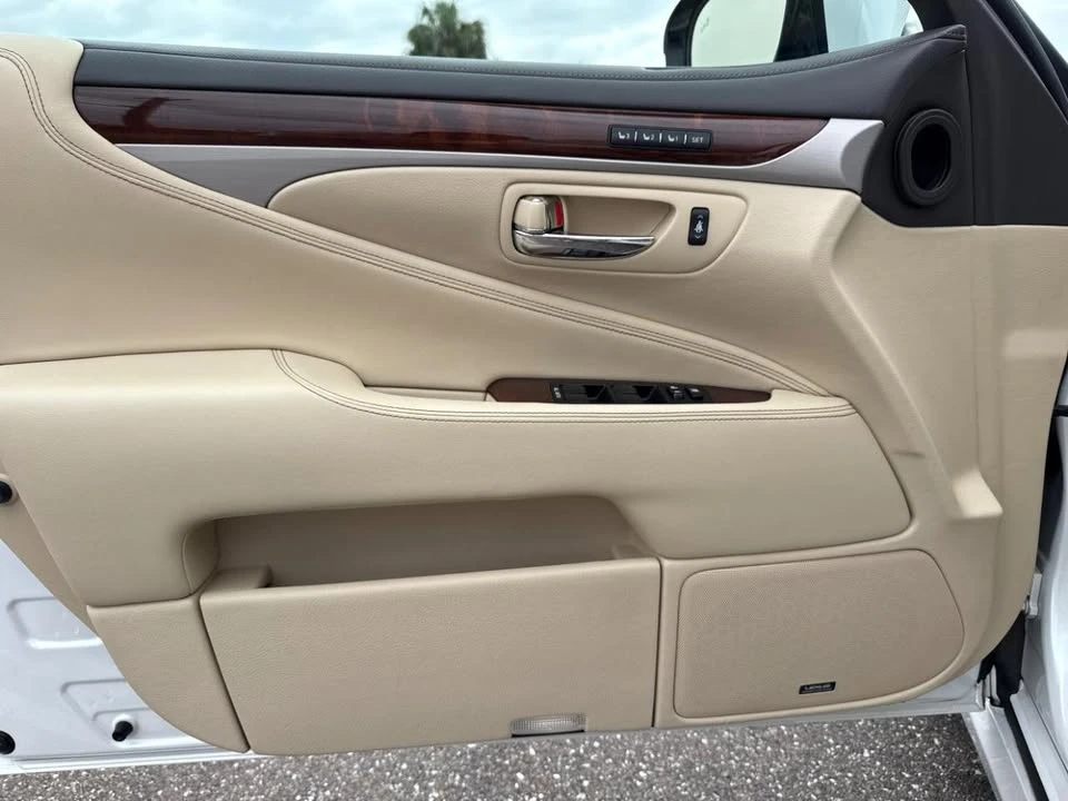 2017 Lexus LS 4th Gen - Image 19 of 19